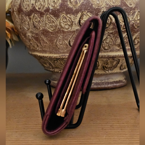 Cartier Paris Must de Cartier Bordeaux Calfskin Leather Wallet. Bifold flap. EUC - Picture 4 of 16